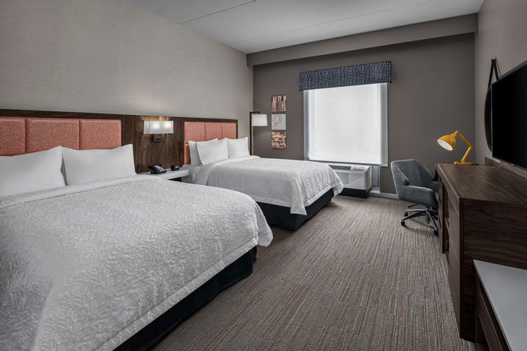 Bedroom 3, Hampton Inn Boston Woburn, Middlesex