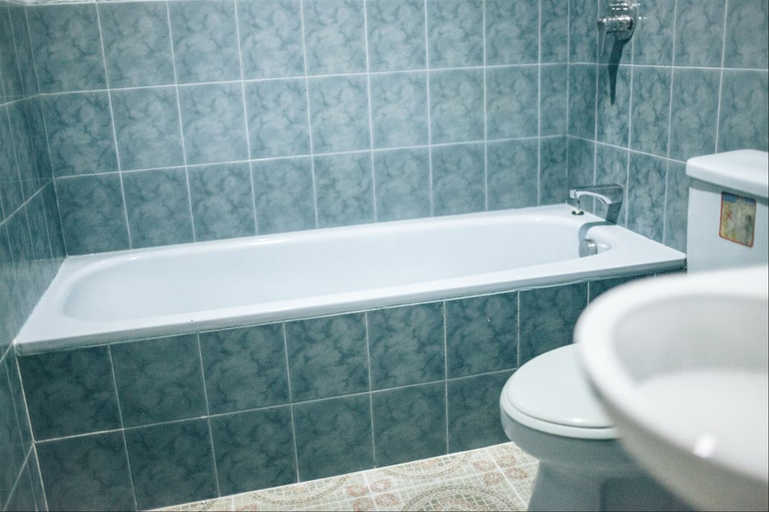 Bathroom 5, Hotel Gloris, Batam