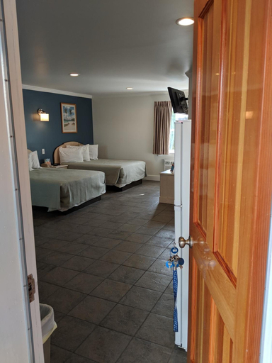 Bedroom 2, Crystal Sands Motel, Worcester