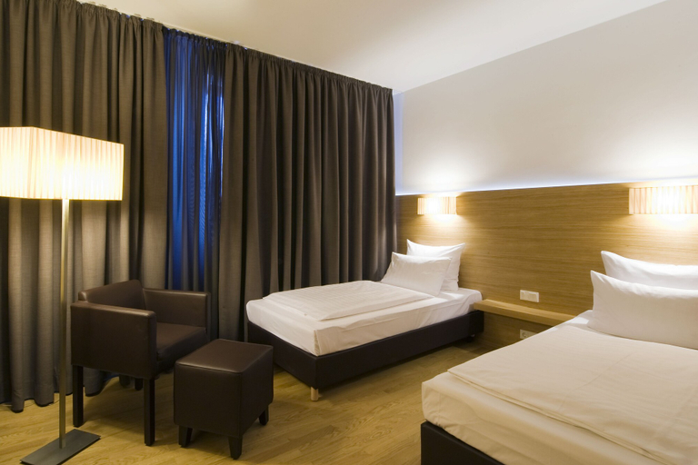 Bedroom 2, Hotel Thalmair, München