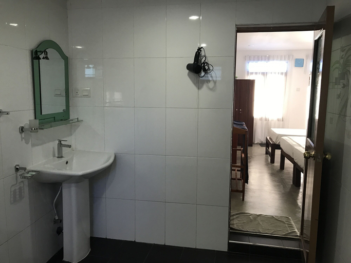 Bathroom 4, Yala Golden Wild, Thissamaharama