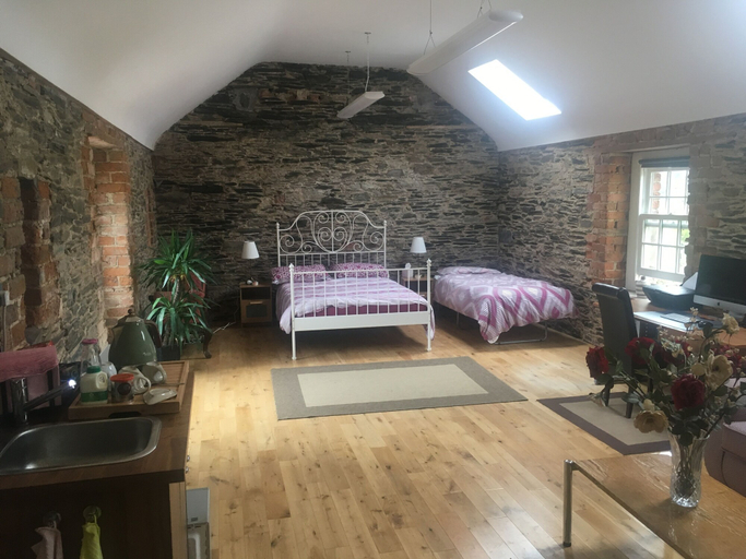 Bedroom 2, Period Coachhouse on organic farm