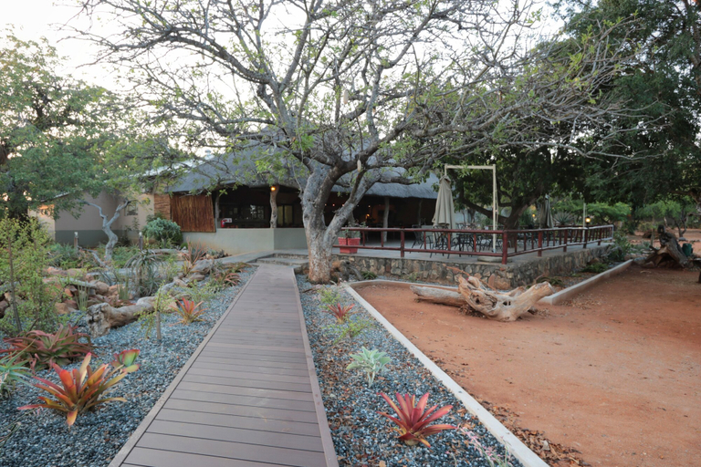 Exterior & Views 2, Tshukudu Game Lodge, Mopani