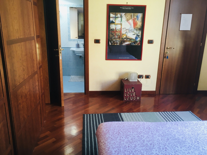 Bedroom 4, JFK b & b, Rome