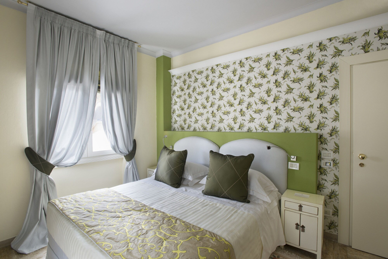 Bedroom 3, Augustus Hotel & Resort, Lucca