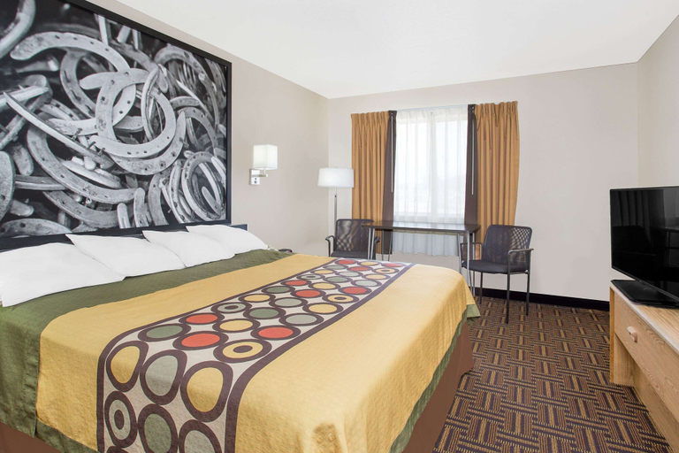 Bedroom 2, Super 8 by Wyndham Bloomfield, San Juan