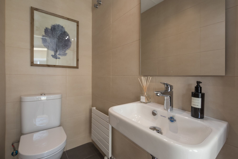 Bathroom 3, Chezmoihomes Plaza Nueva Premium, Granada