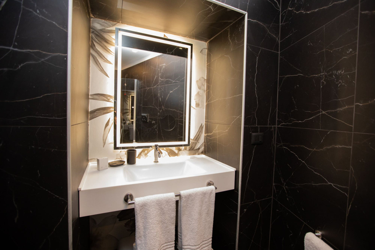 Bathroom 4, The Major, Rome