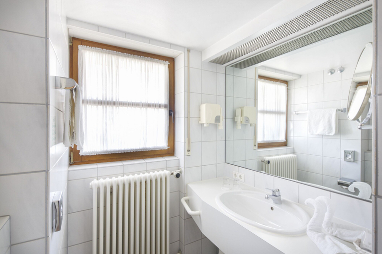 Bathroom 5, Hotel Schwärs Löwen Freiburg, Freiburg im Breisgau