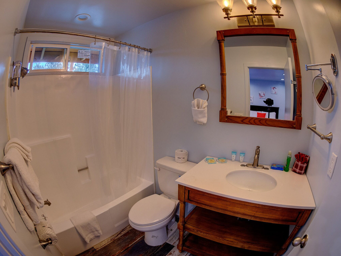 Bathroom 3, Tao Cabins, San Bernardino