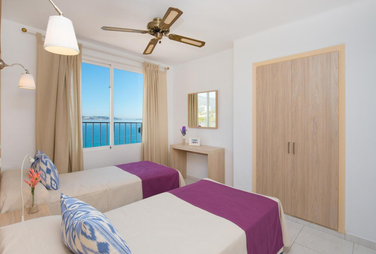 Bedroom 3, Apartamentos Calablanca, Baleares