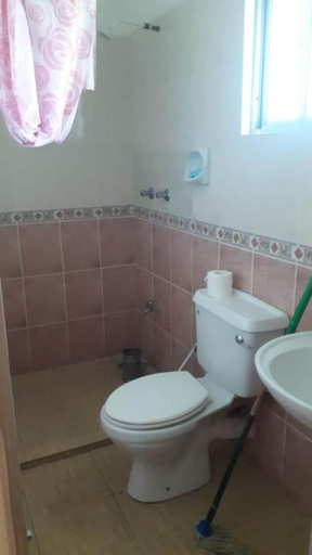 Bathroom, Stay.Plus 2 Bedroom Shree Apartment, Nyali