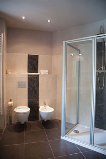 Bathroom 5, Hotel L'Approdo, Novara