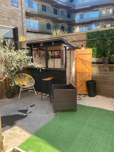Exterior & Views, Pet Friendly 1 Bedroom Apartment in London Fields, London