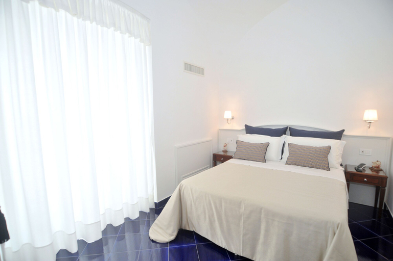 Bedroom 5, Core Amalfitano City Suites, Salerno