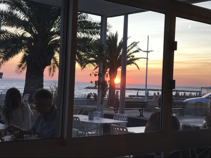 Food & Drinks 5, Hotel Cafe Miramar, Gard