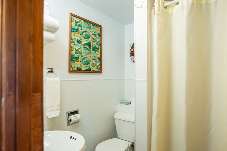 Bathroom 3, Oceanside Ocean Front Cabins, Tillamook