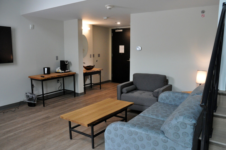 Others 4, The Lodge at Hocking College, Athens