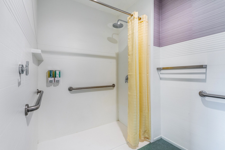 Bathroom 4, Solo Motel - Broadway, Los Angeles
