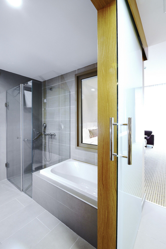 Bathroom 4, Ramada by Wyndham Podgorica