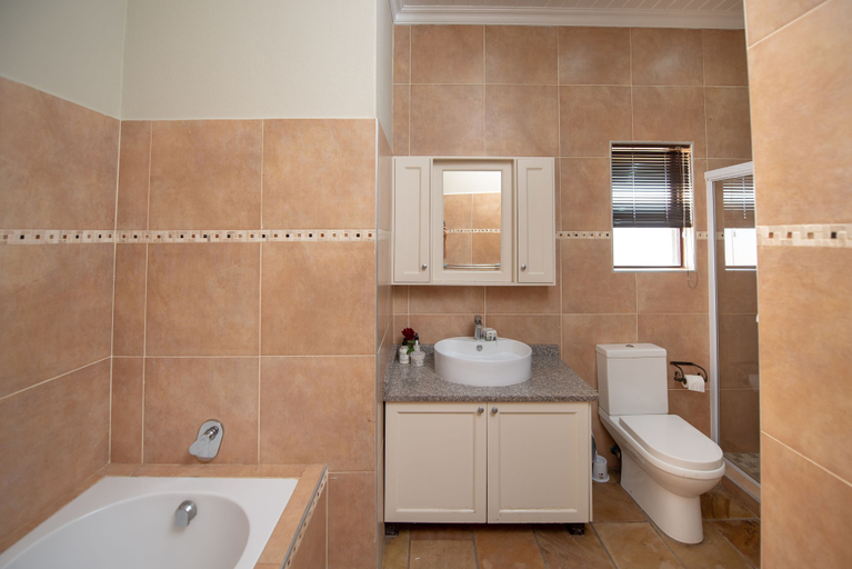 Bathroom 4, Nkomazi Kruger Lodge, Ehlanzeni