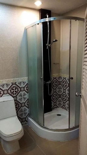 Bathroom 5, Ton Koon Hotel, Muang Udon Thani