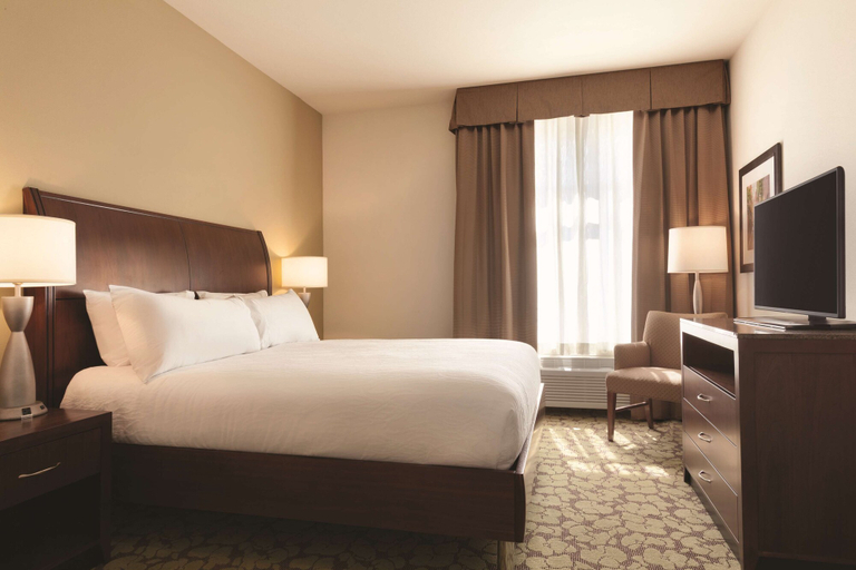 Bedroom 4, Hilton Garden Inn Boston Logan Airport, Boston