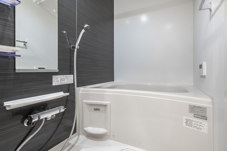 Bathroom 5, hotel aima, Taitō
