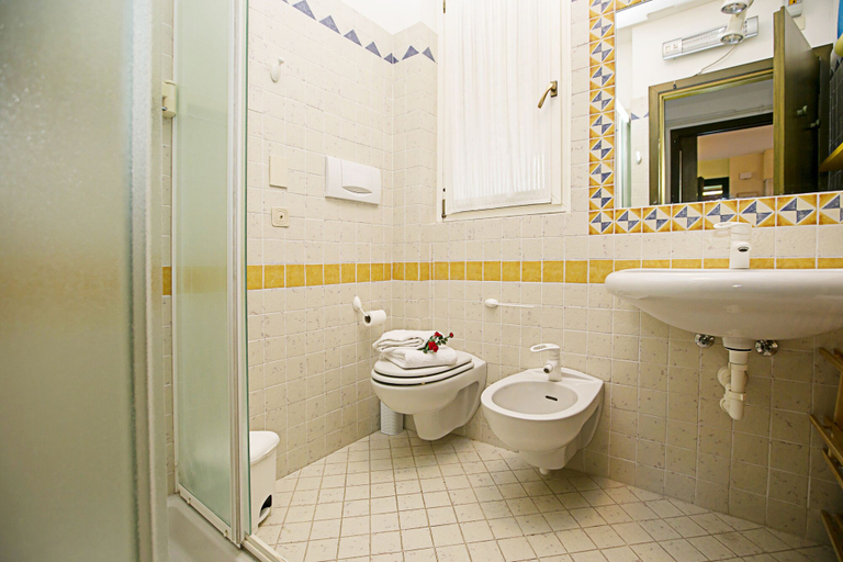 Bathroom 3, Casa Prais With Pool, Brescia