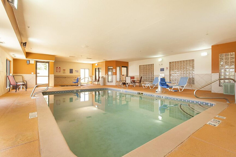 Sport & Beauty 5, Holiday Inn Express & Suites SANTA FE, Santa Fe