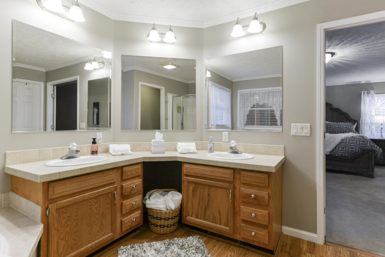 Bathroom 4, Llama House, Boone
