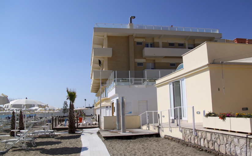 Exterior & Views 2, Hotel Miramare, Latina