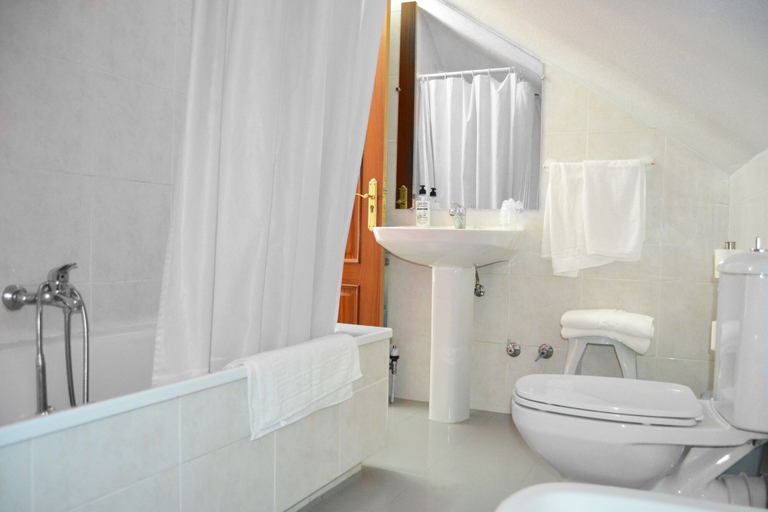 Bathroom 5, Hostal Lady Ana Maria, Madrid