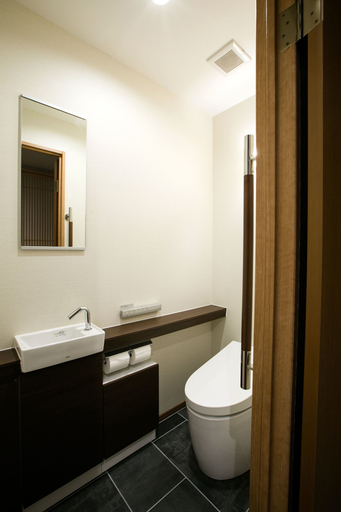 Bathroom 5, Kyoto Kamanza Hotel, Kyoto