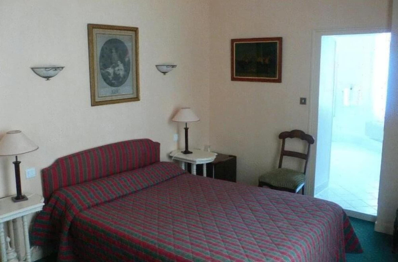 Bedroom 2, Château de Périgny, The Originals Relais, Vienne