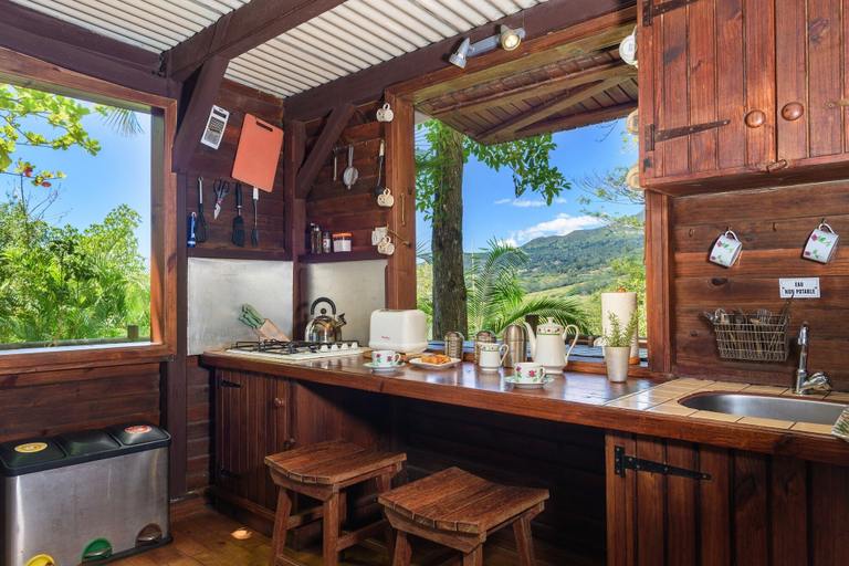 Food & Drinks 5, La Vieille Cheminee, Black River