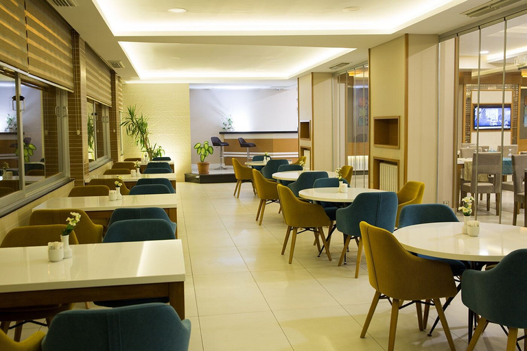 Food & Drinks 5, White Star Hotel, Merkez