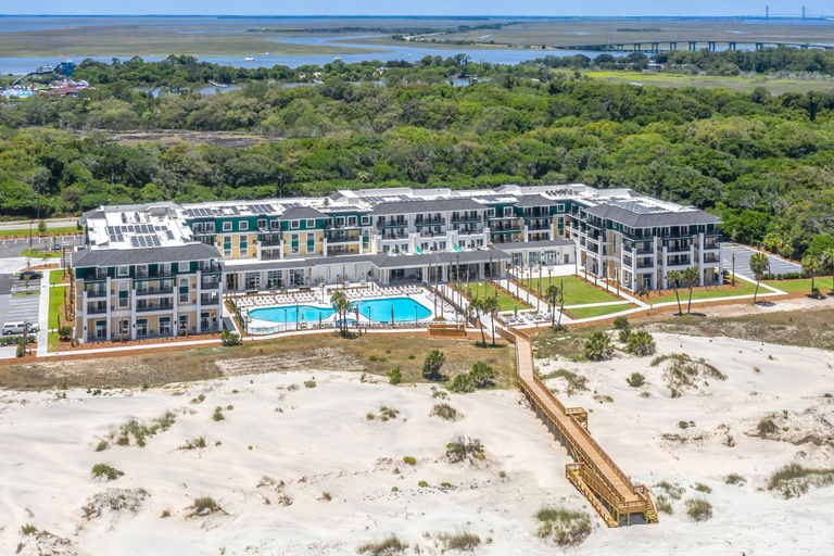 Exterior & Views