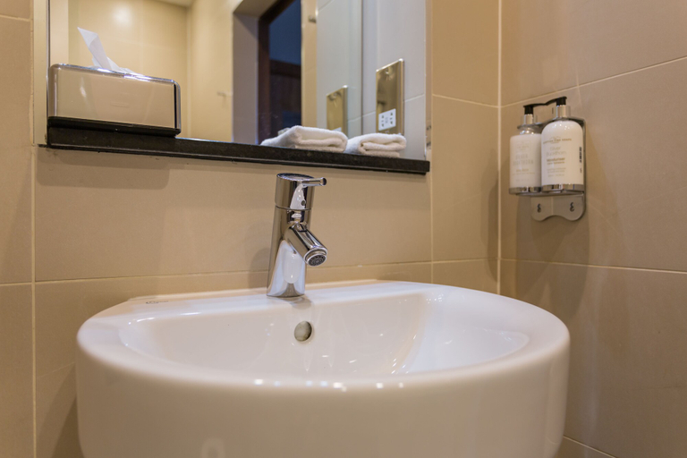 Bathroom 4, Angel's Share Hotel, Edinburgh