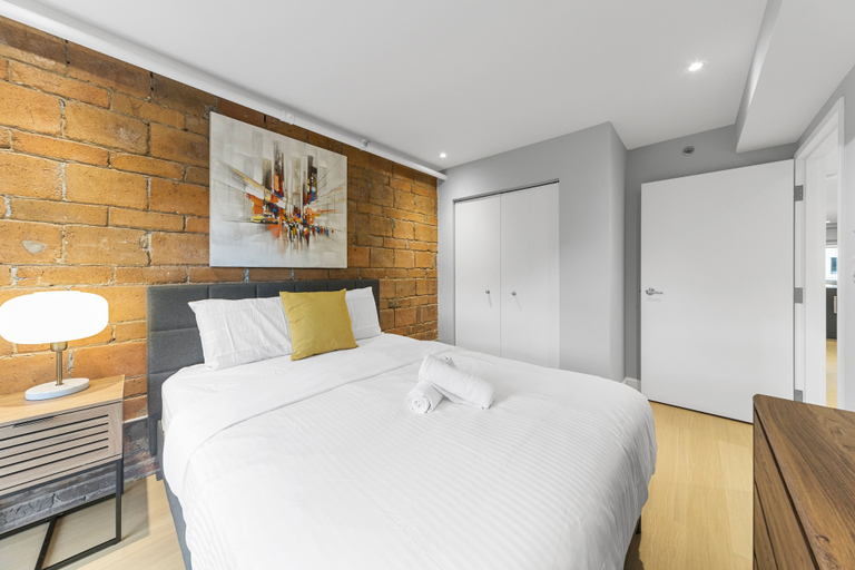Bedroom 2, Elegant Suites De La Montagne- Dtwn Mtl, Montréal