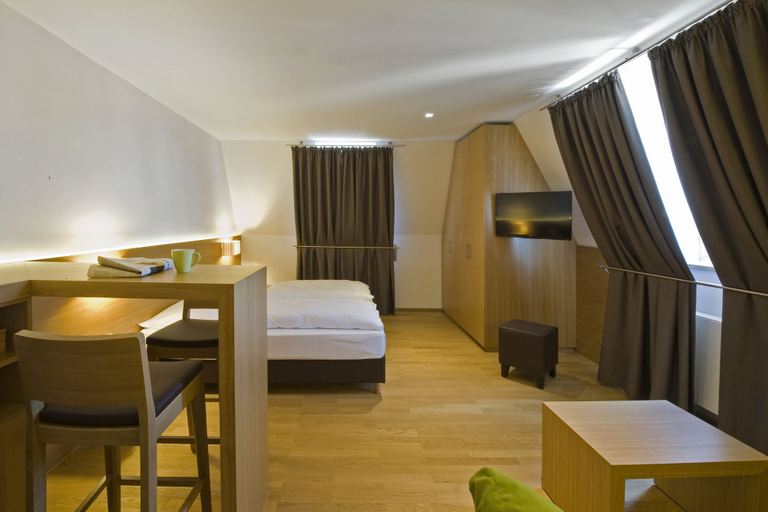 Bedroom 2, Hotel Thalmair, München
