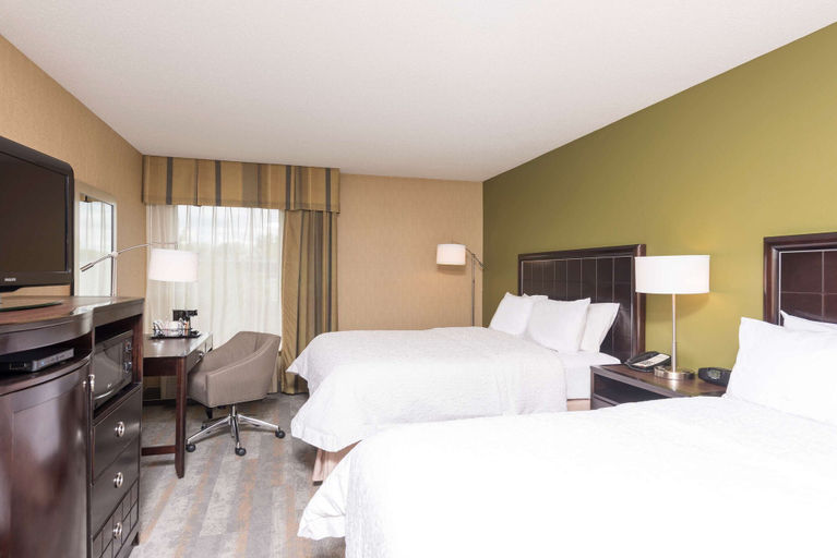 Bedroom 3, Hampton Inn Port Huron, Saint Clair