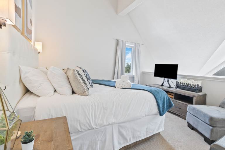 Bedroom 2, North Creek Resort Condos, Grey