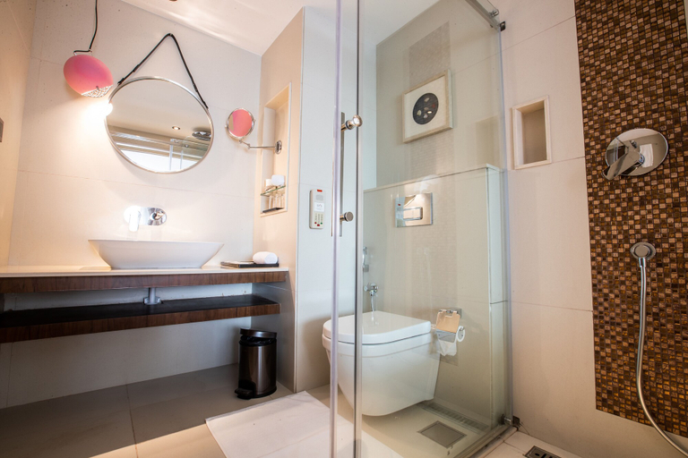 Bathroom 4, Hotel Span International, Ernakulam