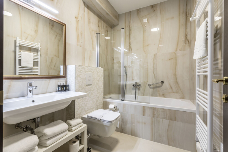 Bathroom 5, Hotel Cvita, Split