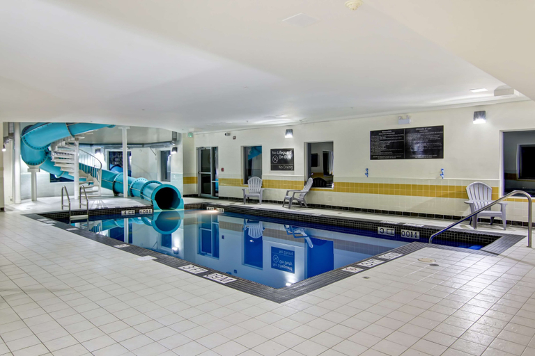 Sport & Beauty 2, Hampton Inn & Suites Saint John, Saint John