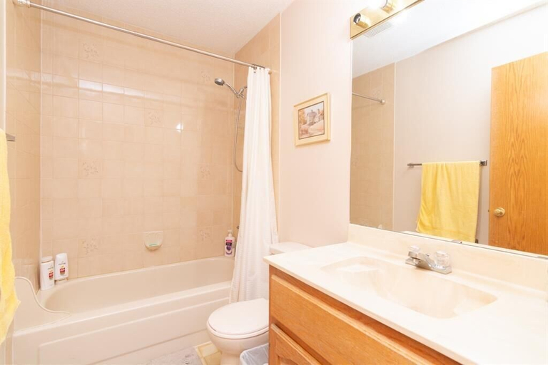 Bathroom 3, Calgary Hawkwood service resident, Division No. 6