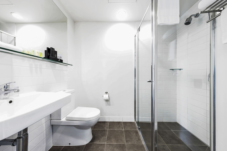 Bathroom 5, Pegasus Apart'Hotel, Melbourne