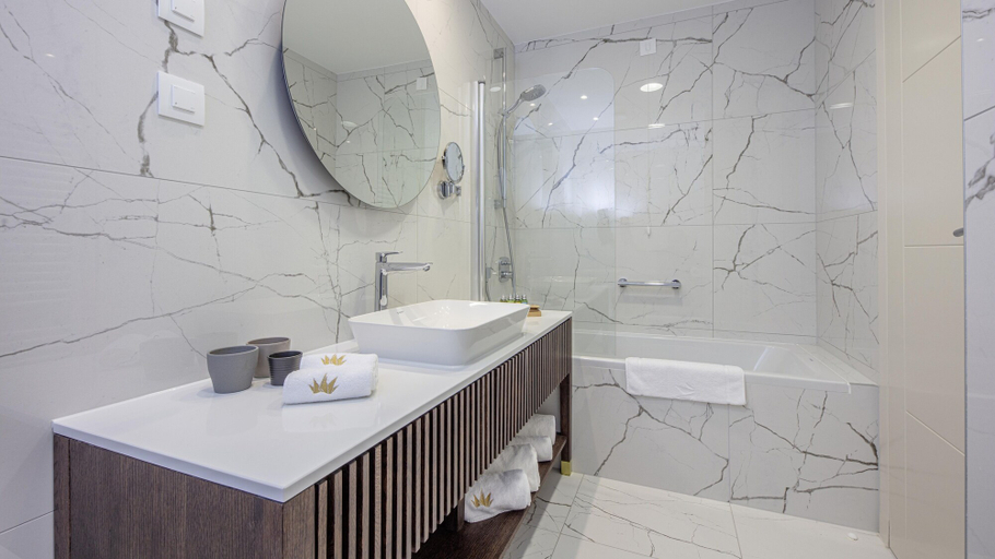 Bathroom 5, Royal Palm Hotel, Dubrovnik