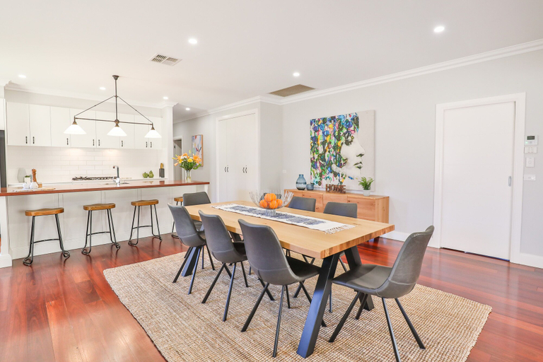 Food & Drinks, Indulge Luxury Homes - Dockside Marina, Mildura - Pt A